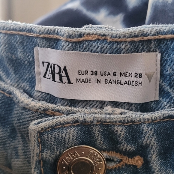 ZARA BLUE DISTRESSED  HIGH WAIST MOM JEANS - Picture 4 of 4